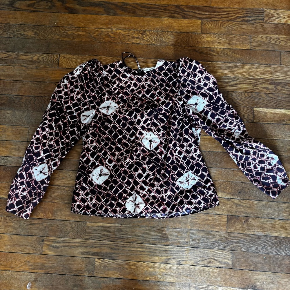 Batik print puffed shoulder blouse in maroon